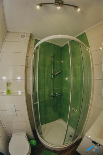 Bilik mandi di Brilliant Apartman