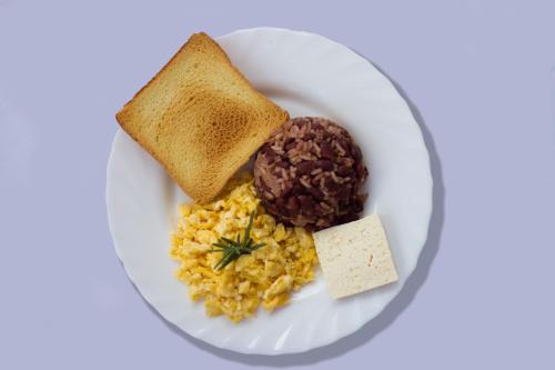 Jídlo v hostelu nebo okolí