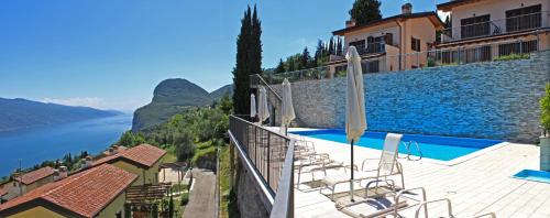 Galeriebild der Unterkunft La Quiete 56 Lake view Apartment by Gardadomusmea in Tremosine sul Garda