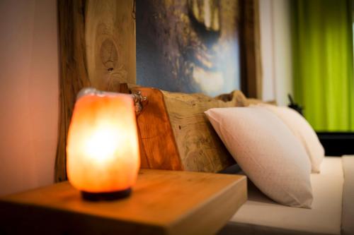 Ruang duduk di Modern & Recycled Guest House