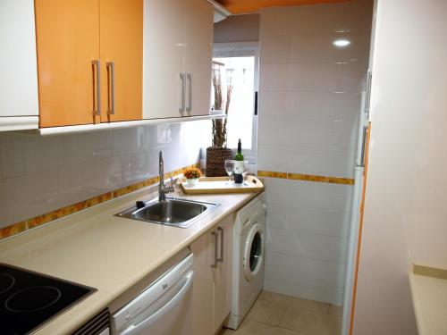 Kitchen o kitchenette sa Dalt Vila Salou