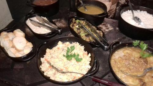 Makanan di atau berdekatan inn ini