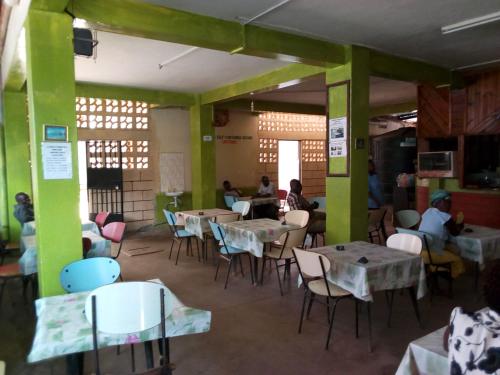 Istumisnurk majutusasutuses Mona Lisa Guest House, Kisumu