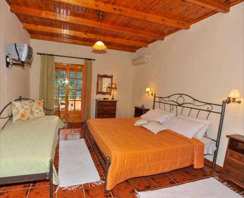 Gallery image of Pieros Studios Lisipios in Paleokastritsa