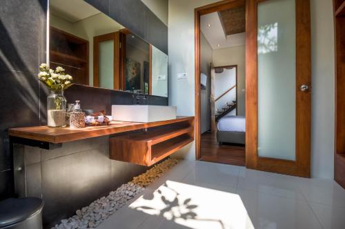 Ванная комната в Elmina Villa Bali