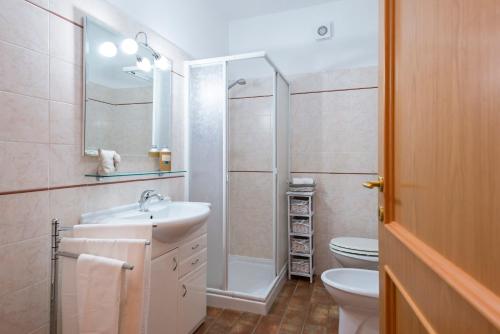 Phòng tắm tại Romantic & Charming Apartment