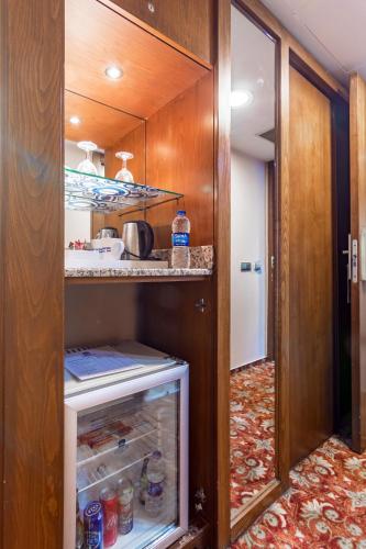 Η κουζίνα ή μικρή κουζίνα στο Hotel 2000 Kavaklıdere