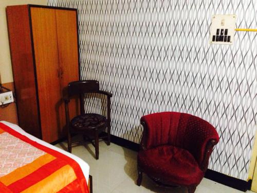 Letto o letti in una camera di Hotel Bengal -100m from Park Circus 7 Point
