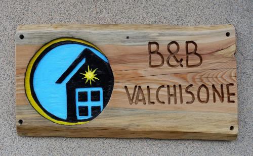 B&B VALCHISONEに飾ってある許可証、賞状、看板またはその他の書類