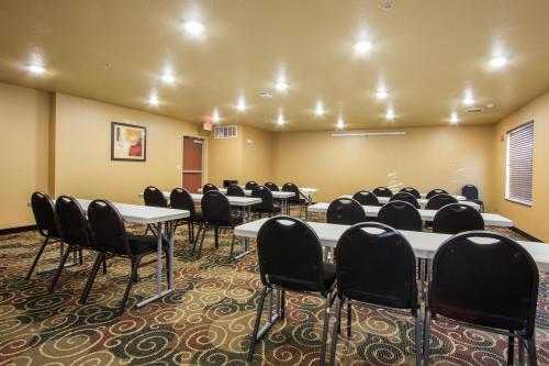 Kawasan bisnes dan/atau bilik persidangan di Cobblestone Inn & Suites - Corry