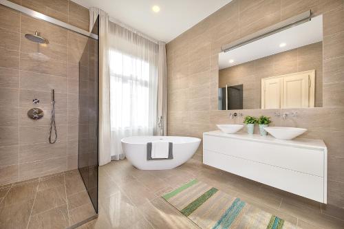Kupatilo u objektu Luxurious Apartments Karlin