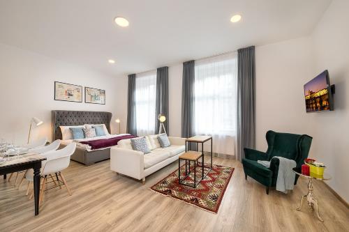 Prague Days - Family Friendly Three-bedroom Apartment in trendy Karlín