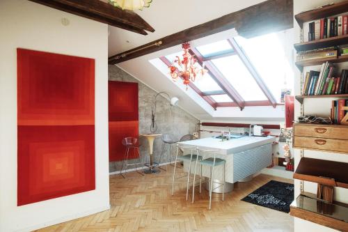 Fotografia z galérie ubytovania Unique Luxury Loft with Terrace in Old Town v Prahe