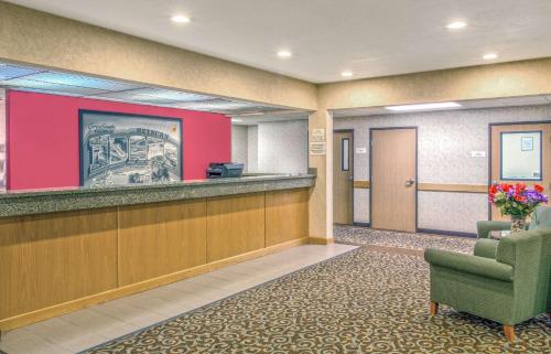Super 8 by Wyndham Heyburn – Photos 3