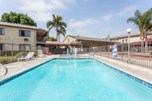 Knights Inn Pico Rivera