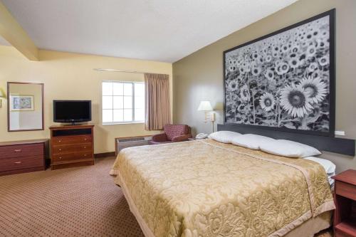 Super 8 by Wyndham Osage – Photos 3