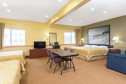 Super 8 by Wyndham Osage – Photos 5