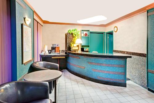 Weber Inn KItchener – Photos 4