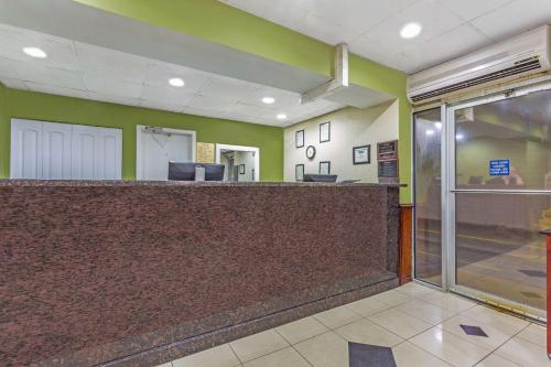 Gallery image of Aquarius Hotel in Virginia Beach