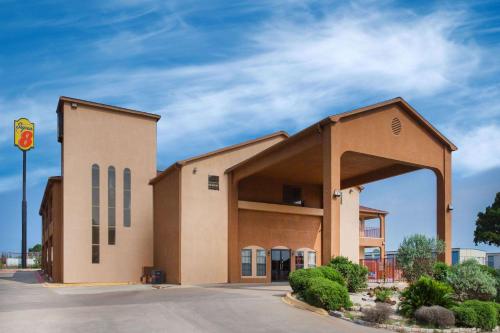 El edificio en el que está el motel