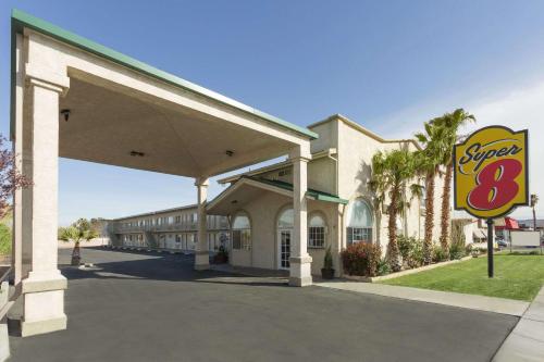 Super 8 by Wyndham Ridgecrest – Photos 2