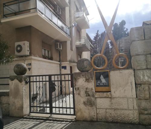 Cozy Apartment Mihaela with Balcony, Near Park Marjan & Old Town - Quiet Neighborhood