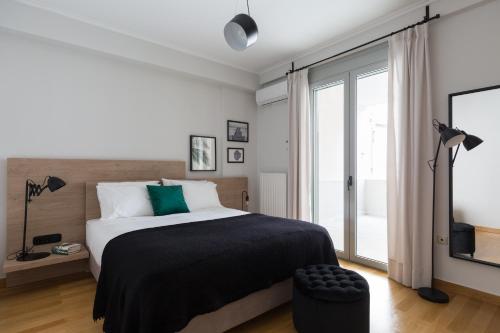 Stylish and Spacious 2BD - Thiseio by UPSTREET