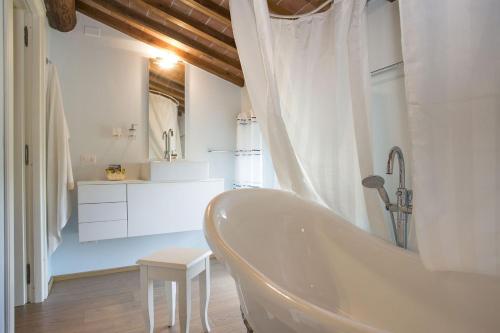 Ett badrum på Santo Stefano 10