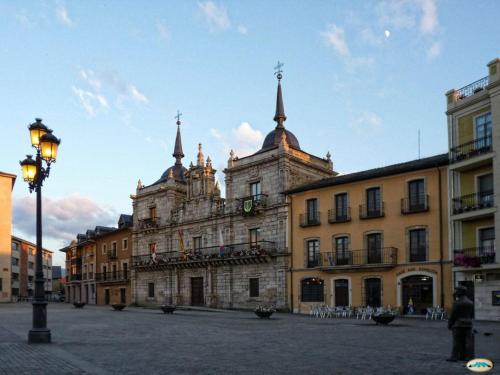 蓬費拉達的住宿－Apartamento Casco Antiguo Ponferrada，相簿中的一張相片