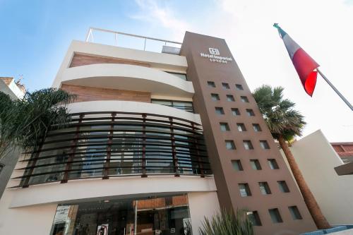 Bangunan di mana terletaknya hotel