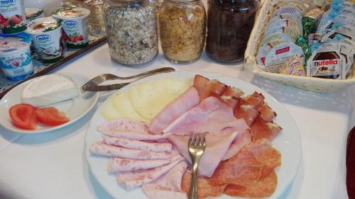 Makanan di atau berdekatan the country house