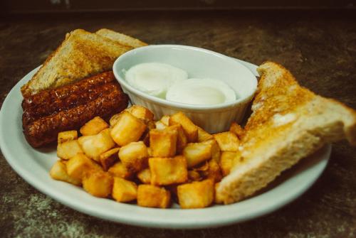 Gallery image of 121 Steakhouse & Motel in Assiniboia