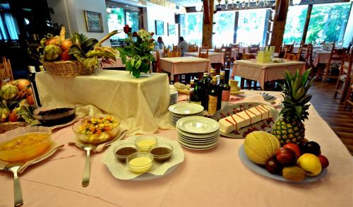 Jídlo v hotelu nebo okolí