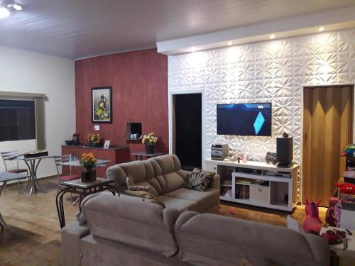 Televisyen dan/atau pusat hiburan di Hotel Nobre