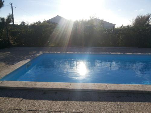 Casa da Samouqueira游泳池或附近泳池
