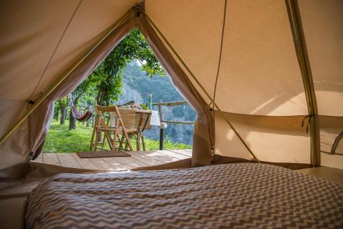 Giường trong phòng chung tại Cannaverde - Amalfi Coast Camp