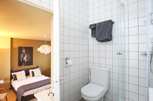 O baie la Canal Studio Apartment