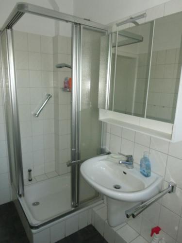 Bilik mandi di Sommer Gästehaus