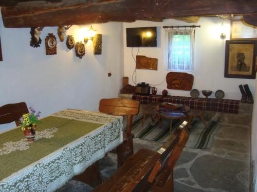 A seating area at Guest House Tsvetina