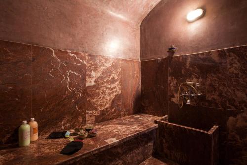 Ένα μπάνιο στο Riad Alaka