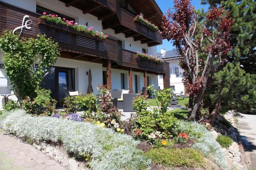 Un jardín fuera de Slow Living Suite - Ferienwohnung mit privater Sauna & Garten