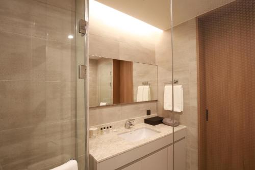 Hotel East9 tesisinde bir banyo