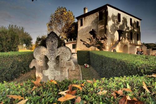 an old cemetery in front of a building at Casa Berardi Residenza Storica in Ortona