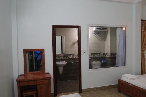Phòng tắm tại Hoang Yen Guesthouse