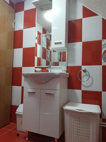 Un baño de Deluxe Studio & Rooms Zarubica