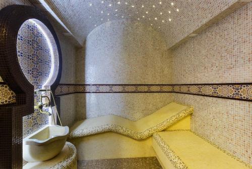 Kylpyhuone majoituspaikassa Zolotaya 7 Hotel Domodedovo