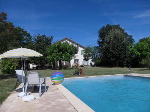 The swimming pool at or close to The Retreat @ Le Grand Bois