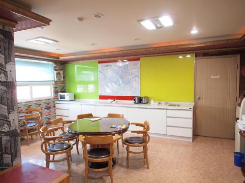 Cuina o zona de cuina de Hostel J Stay