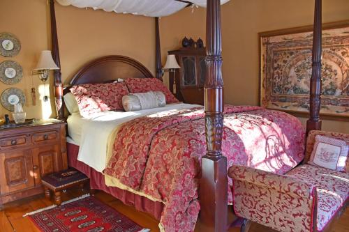 Säng eller sängar i ett rum på Apple Tree Historic B&B