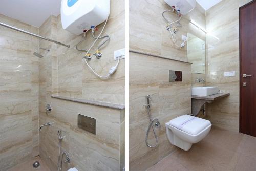 A bathroom at Hotel Arch - Near Aerocity New Delhi